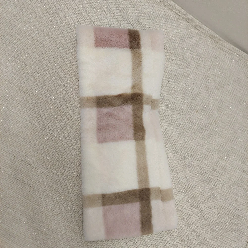 N/A plush faux